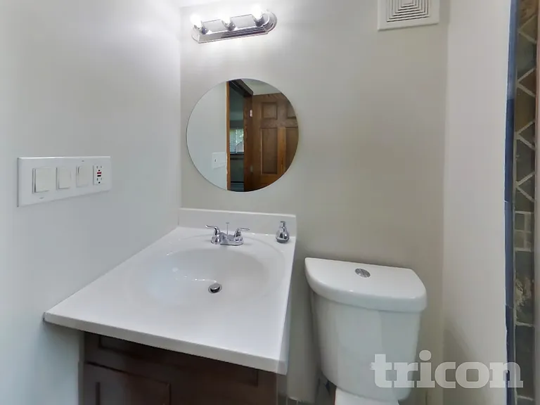 16646 Paxton Ave — Photo 14
