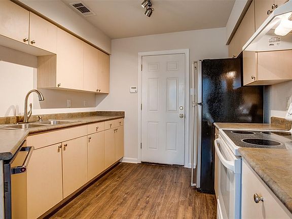 4th image of 1218 Caldwell Ave