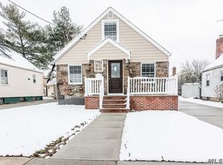 8 Dewitt St, Valley Stream, NY 11580