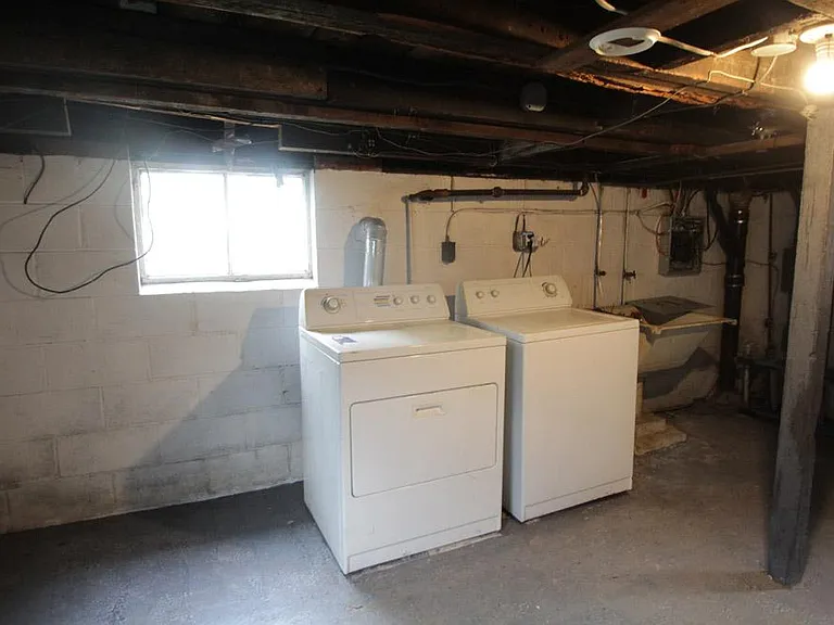 442 Franklin Ave — Photo 18