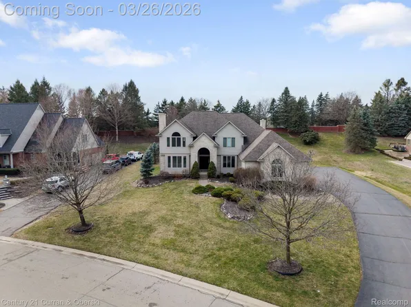 18489 Fox Hollow Ct, Northville, MI 48168