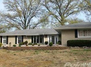 612 Flanders Dr, Saint Louis, MO