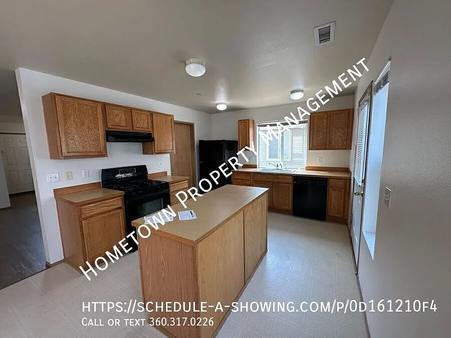 Dupont Beauty! 3 Bedroom plus Bonus Room - Available NOW! — Photo 4