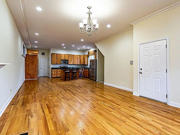4th image of 2355 W Harrison St APT 1