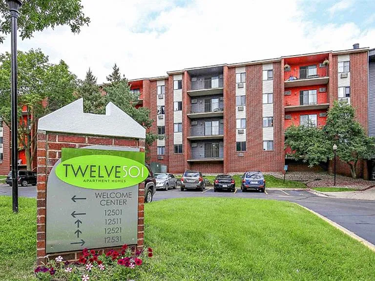 Twelve 501 Apartment Homes — Photo 41