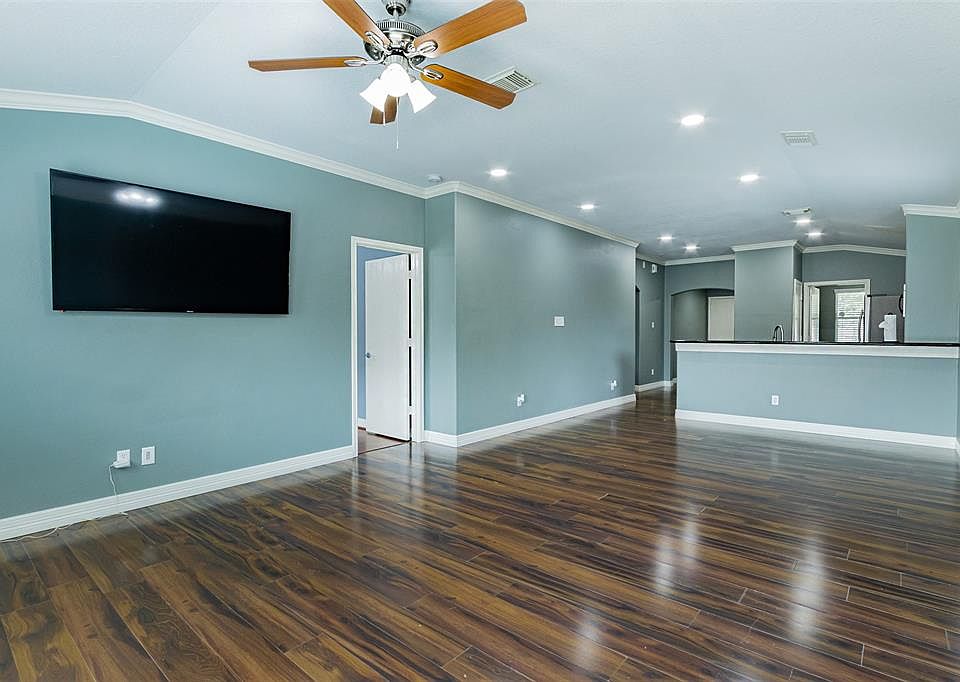 1st image of 2015 Wooded Oaks Drive