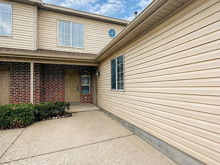 Brookshire Townhomes — Photo 20