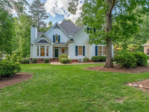 207 Country Club Dr, Laurens, SC 29360