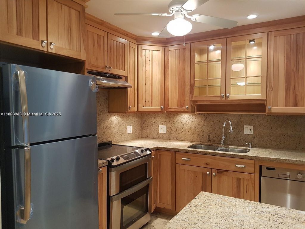 253 S Cypress Rd APT 237, photo 3