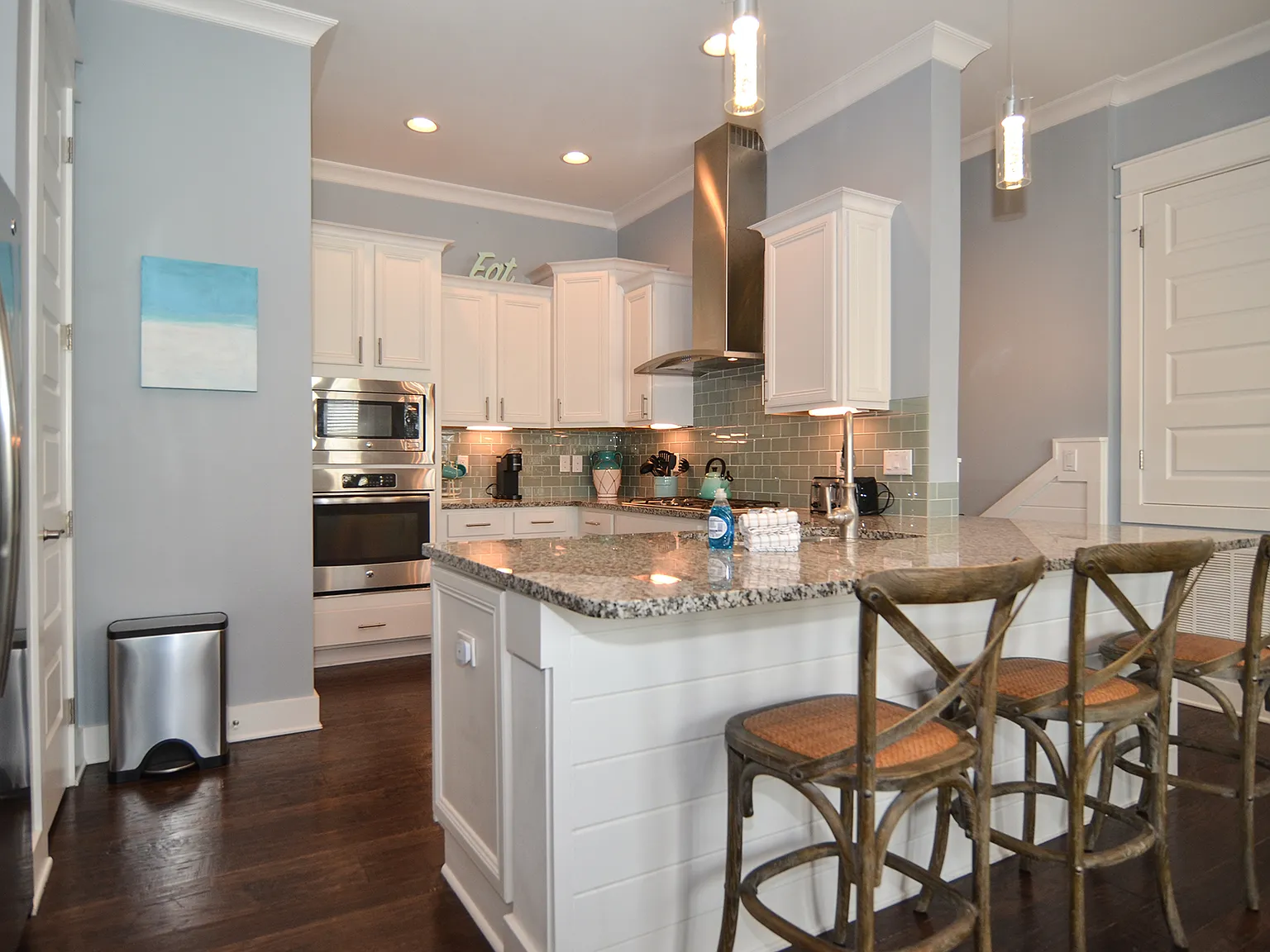 2 bed, 1182 sqft, $3,000 — Photo 2