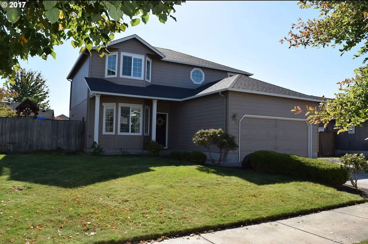 3 bed, 2054 sqft, $3,000 — Photo 3