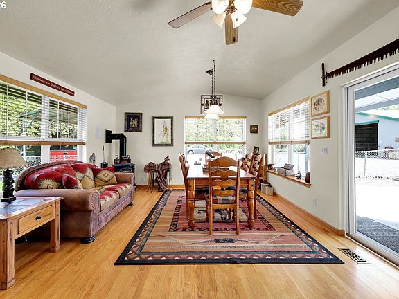 4th image of 37410 Hills Creek Rd