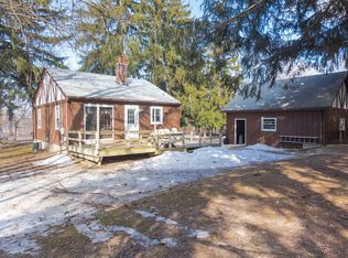 27W715 Washington Ave, Winfield, IL 60190