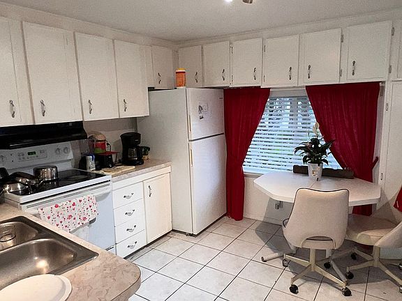 4th image of 2320 Charles Rd #O8