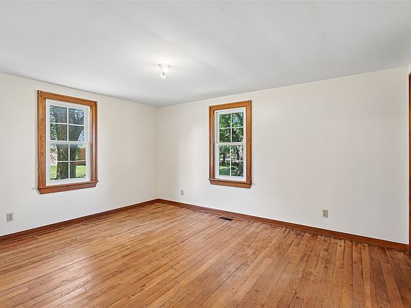 5th image of 604 8th Ave
