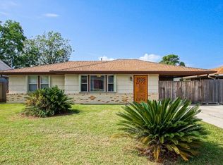 4950 Redwood St, New Orleans, LA 70127