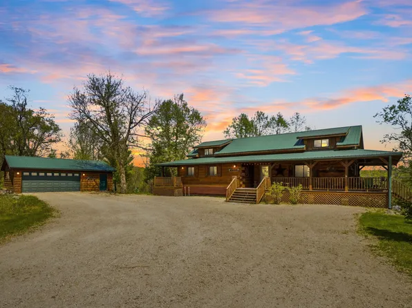 1870 Trophy Run Ln, Harpers Ferry, IA 52146