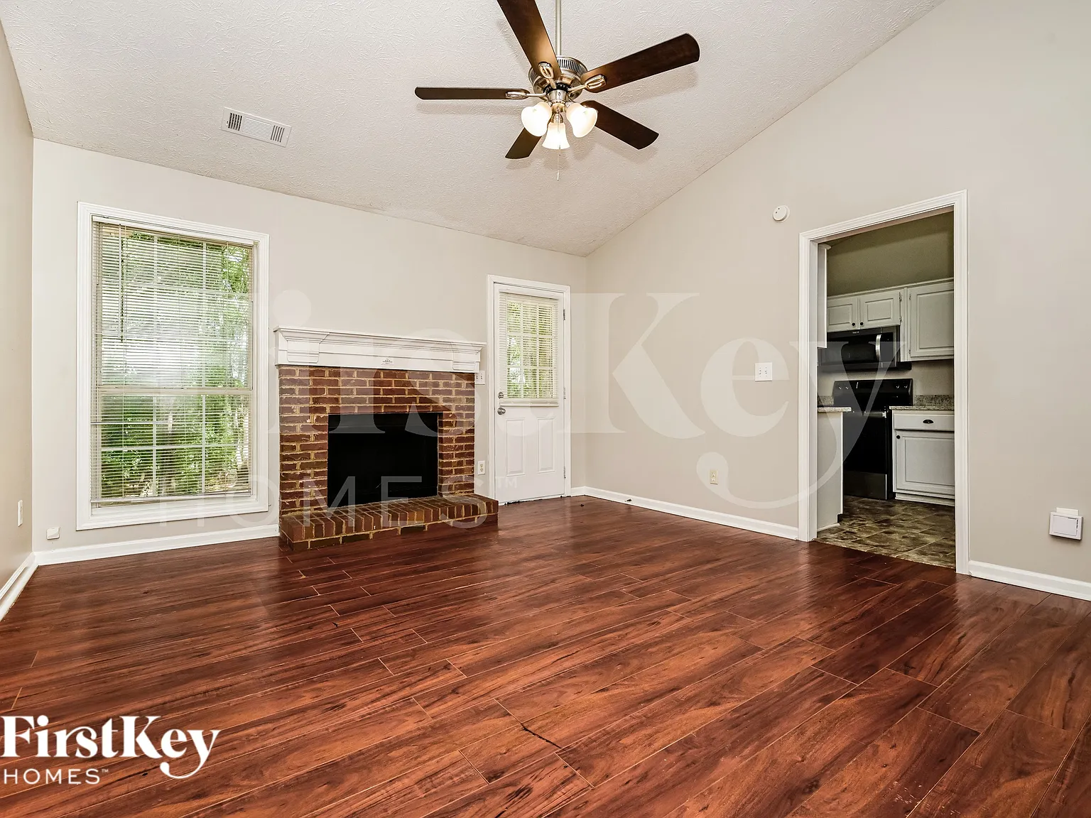 3 bed, 2.5 bath, 1766 sqft, $1,830 — Photo 2