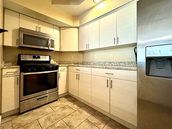 3rd image of 5911 McPherson Ave APT 3W