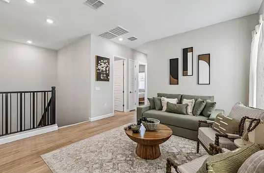 3 bed, 2.5 bath, 1958 sqft, $4,500 — Photo 3
