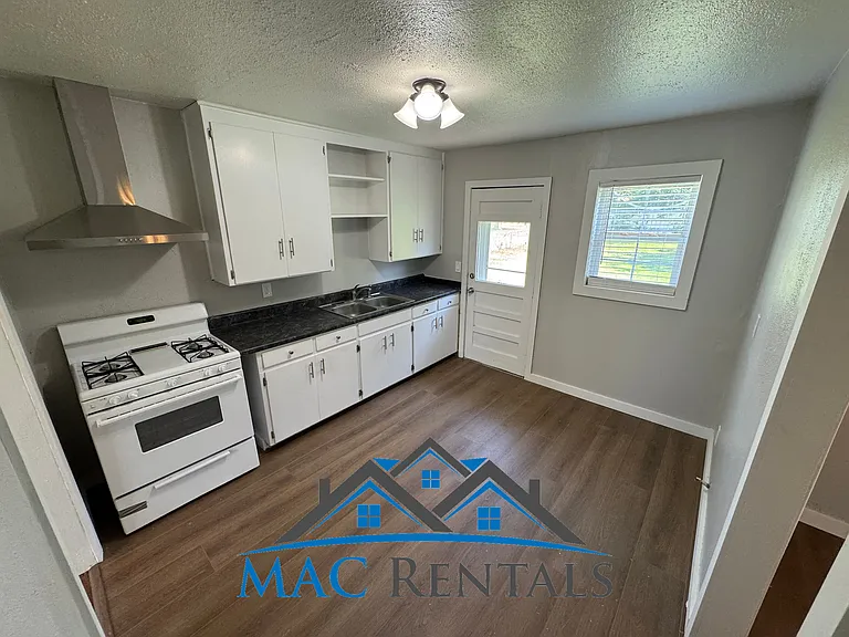 3316 SW 39th St — Photo 9