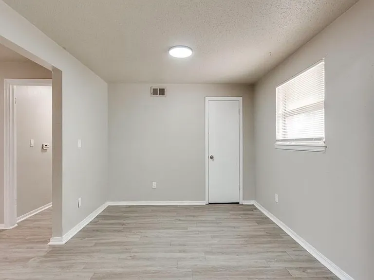 2908 SW 62nd St — Photo 8