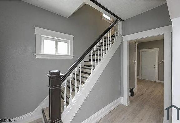 5th image of 686 E 92nd St