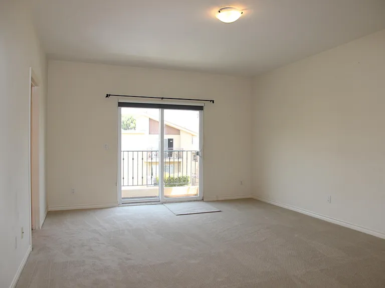 11871 Iowa Ave #104 — Photo 10
