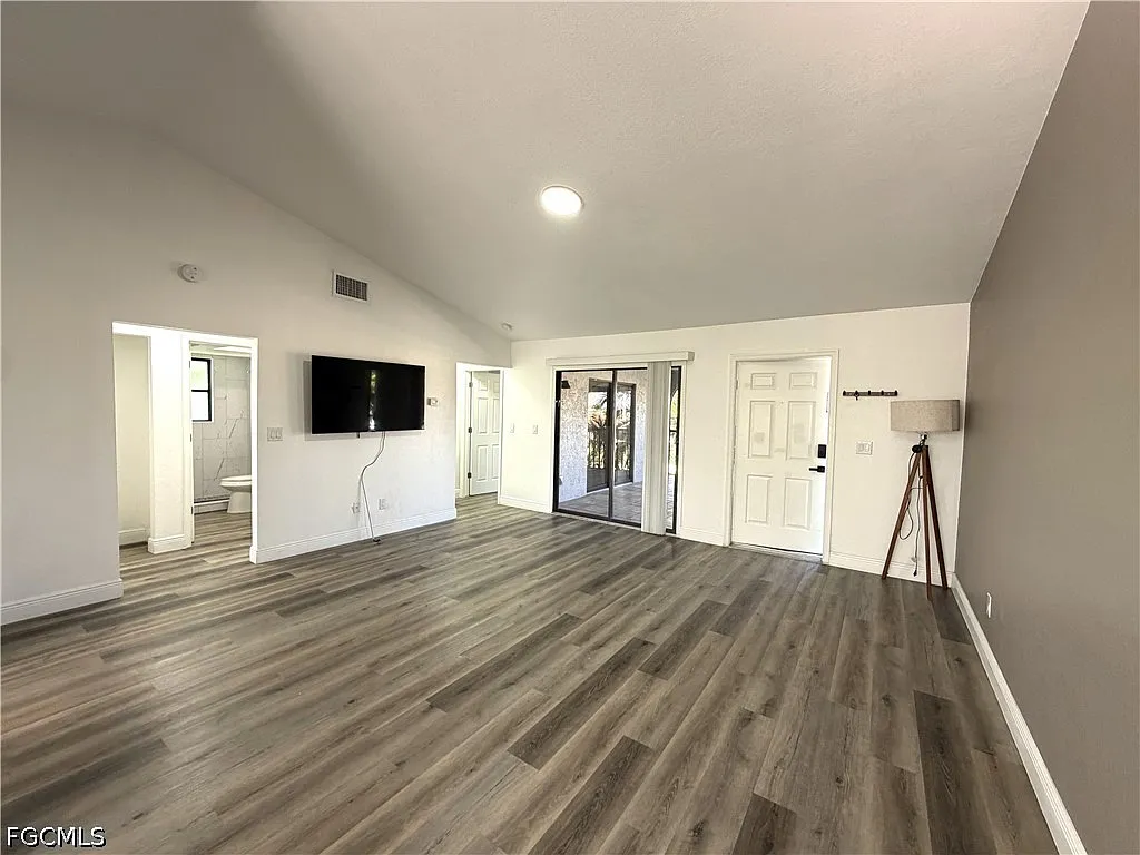 2 bed, 2.0 bath, 948 sqft, $1,450 — Photo 4