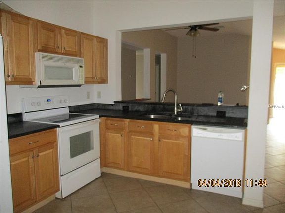 4th image of 13356 SW Pembroke Cir N