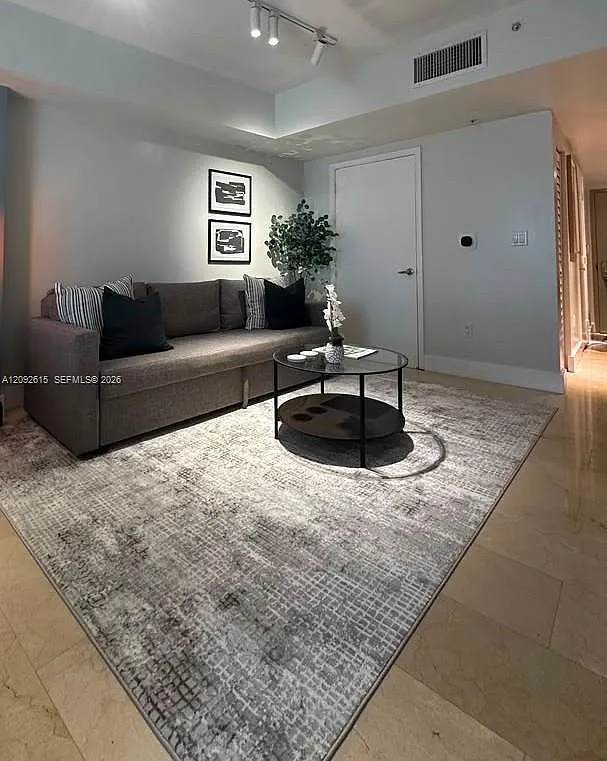 Opera Tower Condo — Photo 4