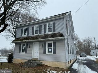135 W Willow Rd, Willow Street, PA 17584