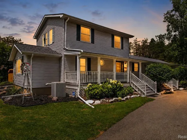 1437 E Cook Rd, Grand Blanc, MI 48439