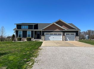 1415 Clayborne Ct, Saint Jacob, IL 62281