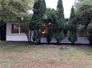 4 Kona Ln, Plattekill, NY 12561