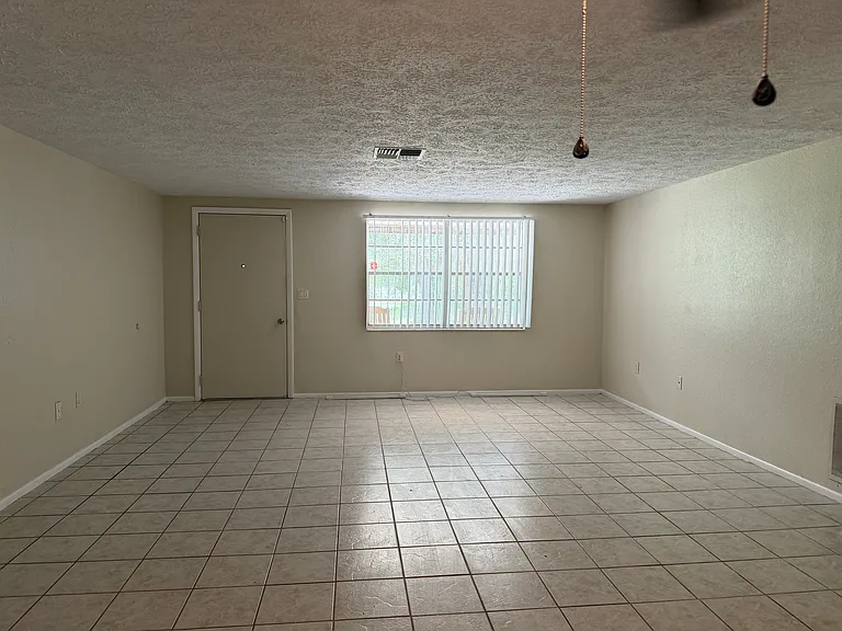 12435 Hudson Ave — Photo 4