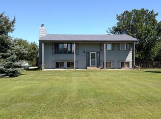 902 3rd St NW, Saint Lawrence, SD 57373