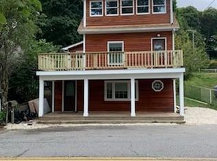 6 Shore Rd, Cornwall on hudson, NY 12520