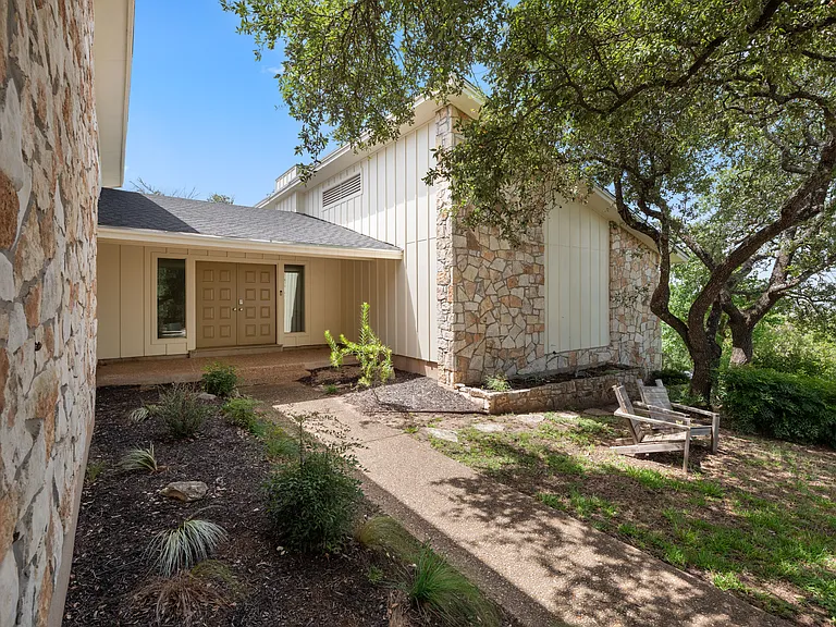 1505 Quaker Ridge Dr — Photo 10