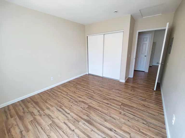 2005 Burton St #36 — Photo 8