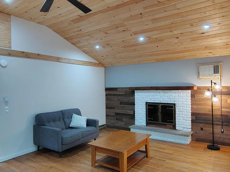 113 Portage Ln — Photo 4