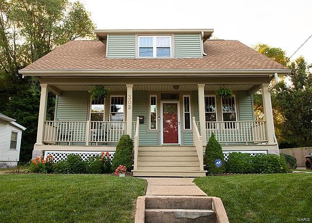 1st image of 302 Goethe Ave