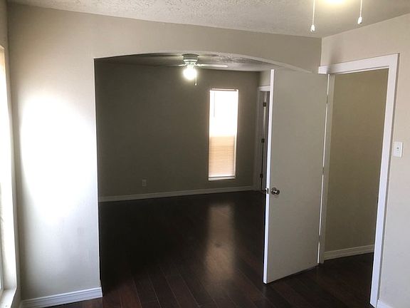 4th image of 1204 Franciscan Ave