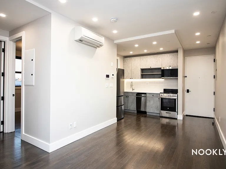 199 Stockholm St #2B — Photo 6