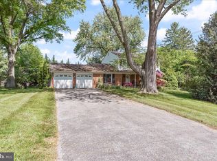 1385 Faucett Dr, West Chester, PA 19382