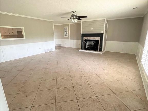 2nd image of 11485 Sycamore Farms Dr
