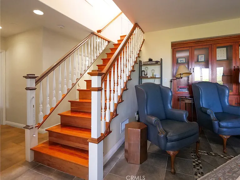 345 Palos Verdes Dr W — Photo 19