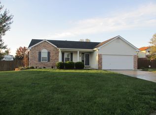724 Woodland Ridge Dr, Saint Peters, MO 63376