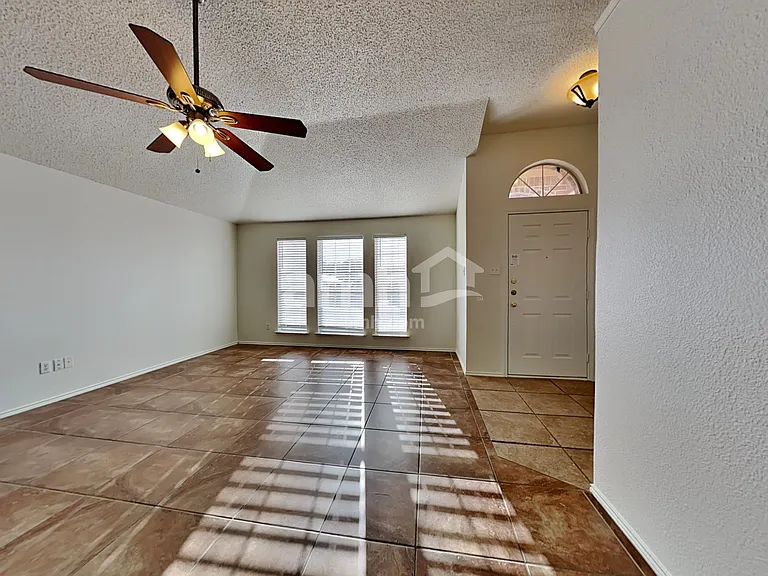 6404 Fern Meadow Dr — Photo 6