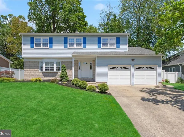 12 Lannigan Dr, Lawrence Township, NJ 08648